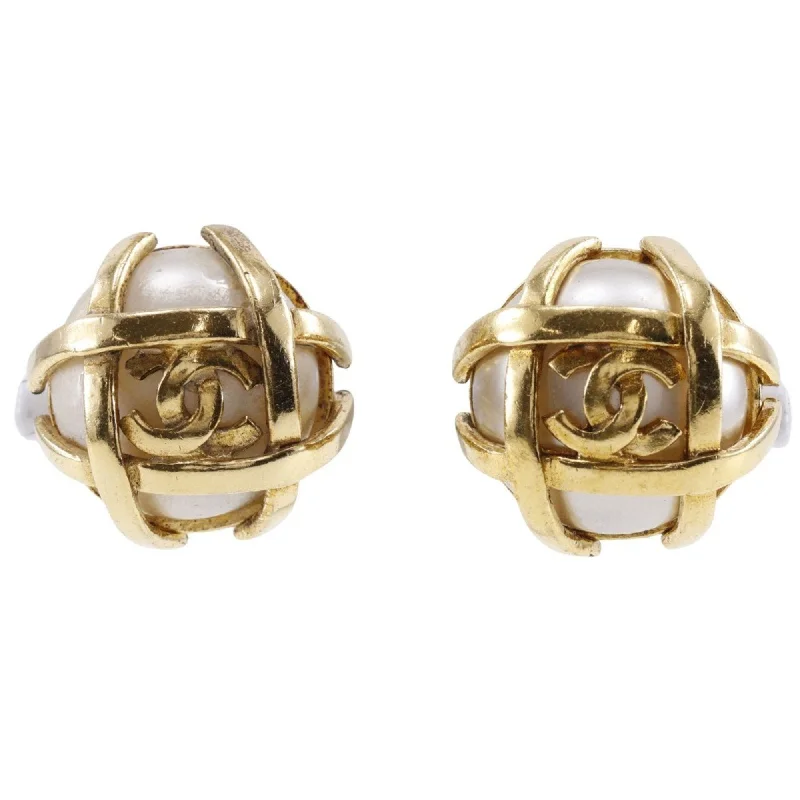 Drop Earrings with Embossed Patterns -Chanel Coco  Metal Clip Earrings (Pre-Owned)