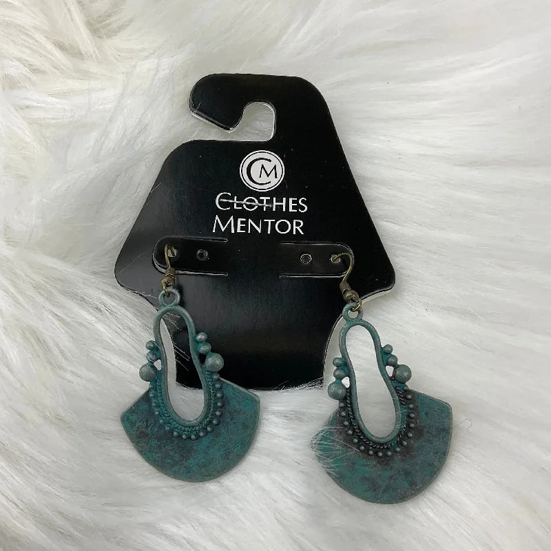 Drop Earrings for Everyday Glamour -Earrings Dangle/drop By Clothes Mentor