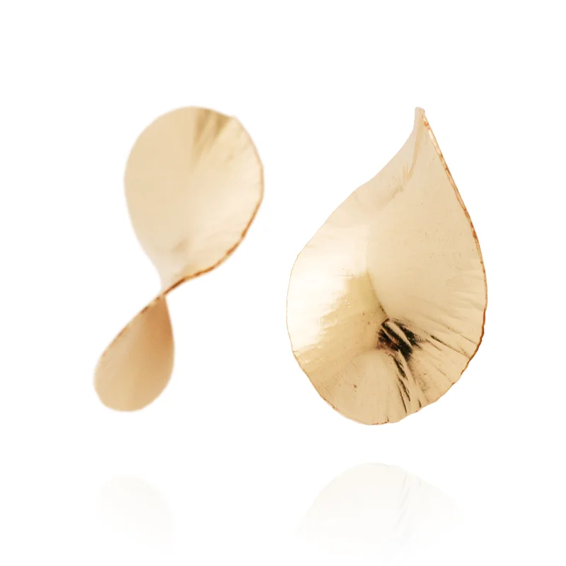 Hoop earrings with polished silver finish for a shiny, modern appeal-"Infinity" Hammered Oval Studs - 14K Gold