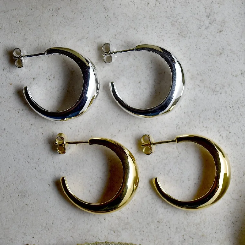 Best hoop earrings with twisted rope designs for a nautical-inspired style-Domed Tapered Hoop Stud