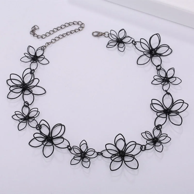 Necklaces and pendants with diamond pendants for a luxurious sparkling effect-Flower Necklace Short Choker Floral Black Jewelry Women